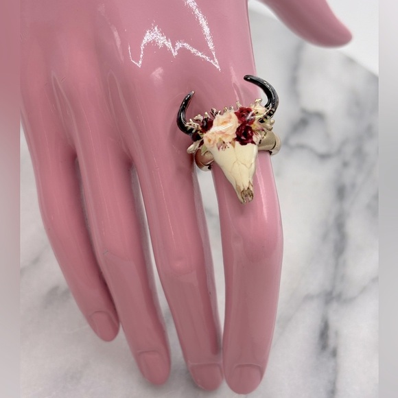 Metal Flower Cow Skull Bull Stretch Finger‎ Ring Jewelry - Picture 2 of 5